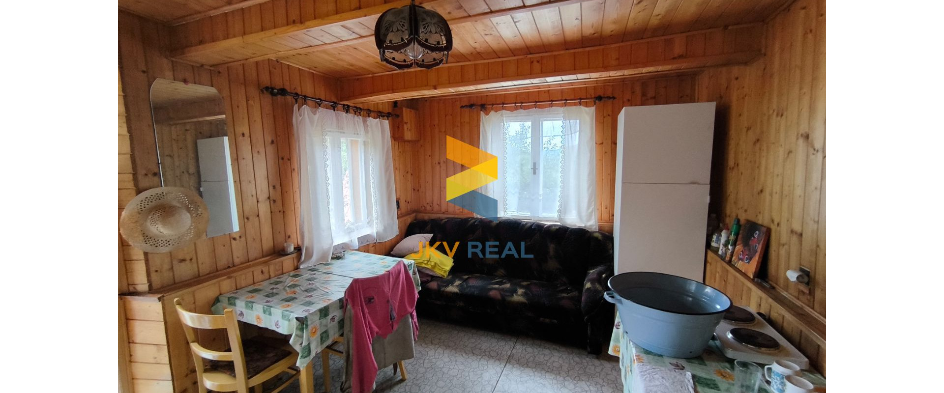 PREDAJ : Chata + podielové pozemky