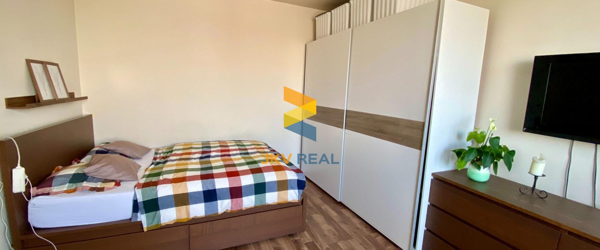 PREDANÉ - Zrekonštruovaný 1 izbový byt - Senec - centrum