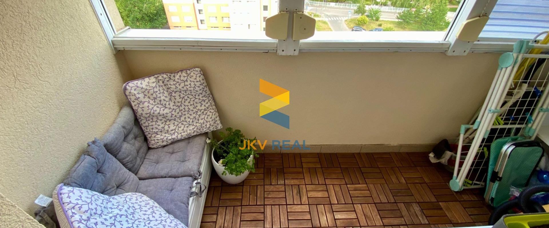 PREDANÉ - Zrekonštruovaný 1 izbový byt - Senec - centrum