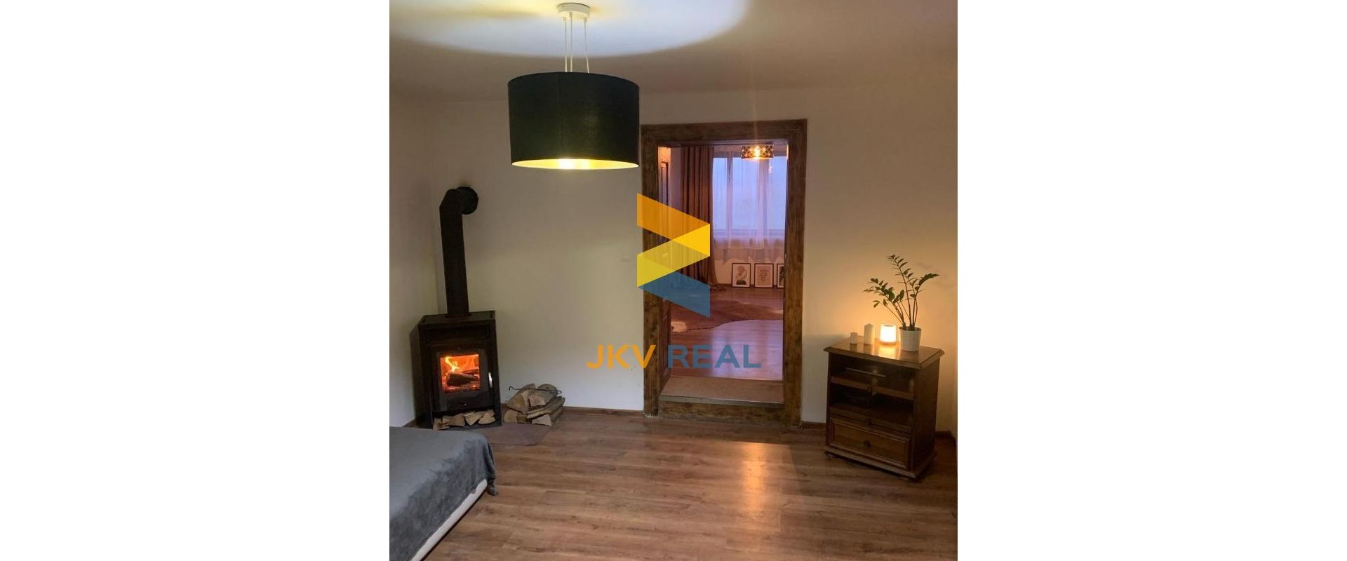 Dvojdom, Dolné Srnie