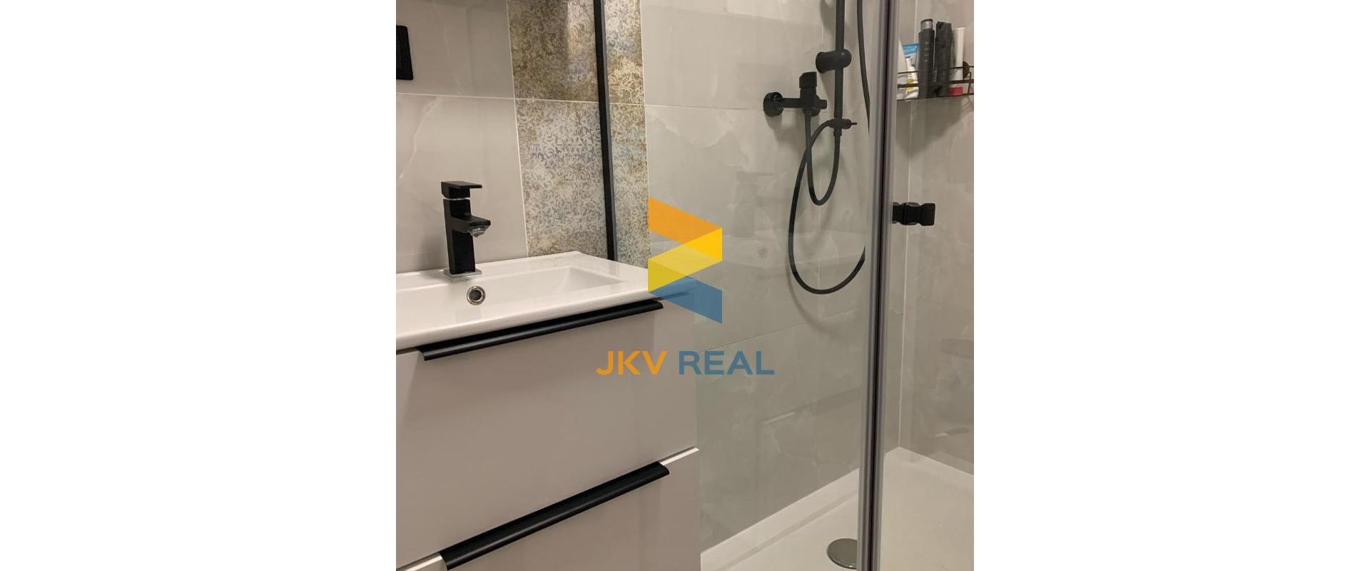 Dvojdom, Dolné Srnie