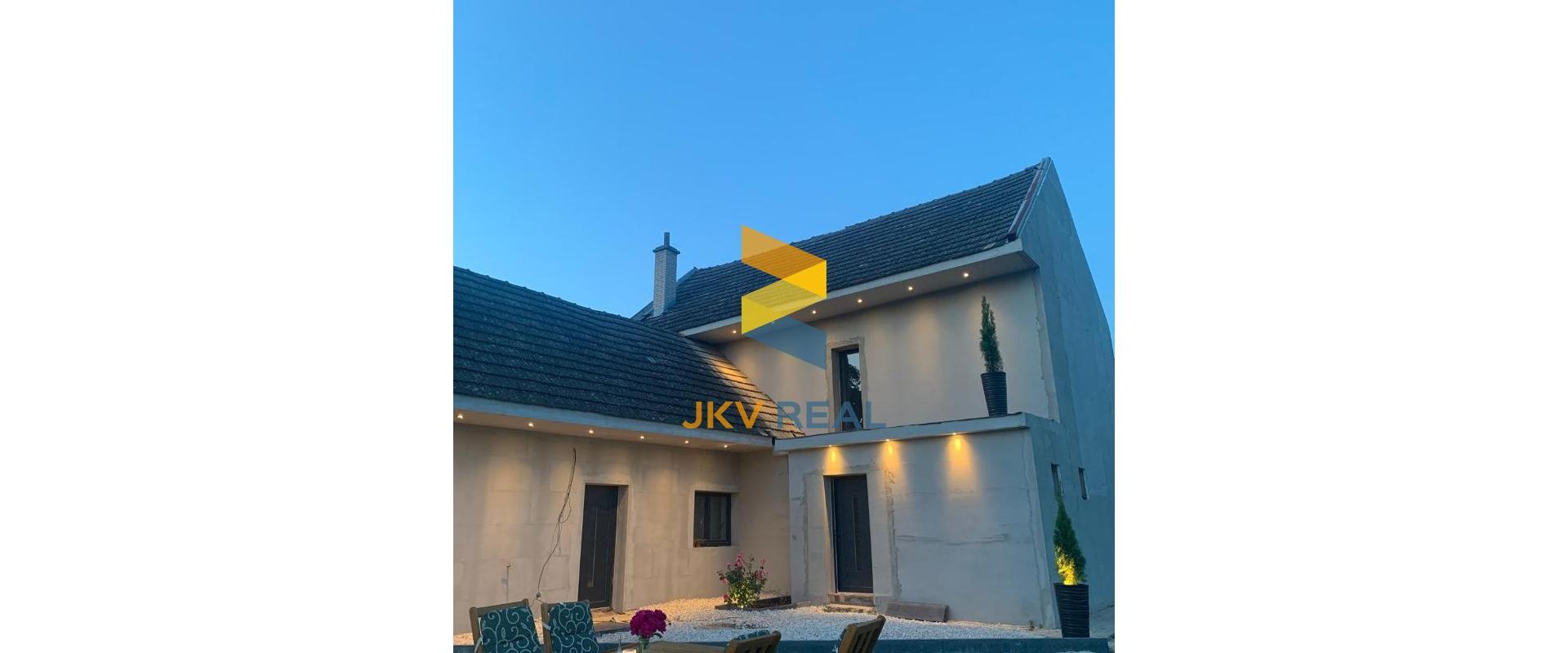 Dvojdom, Dolné Srnie