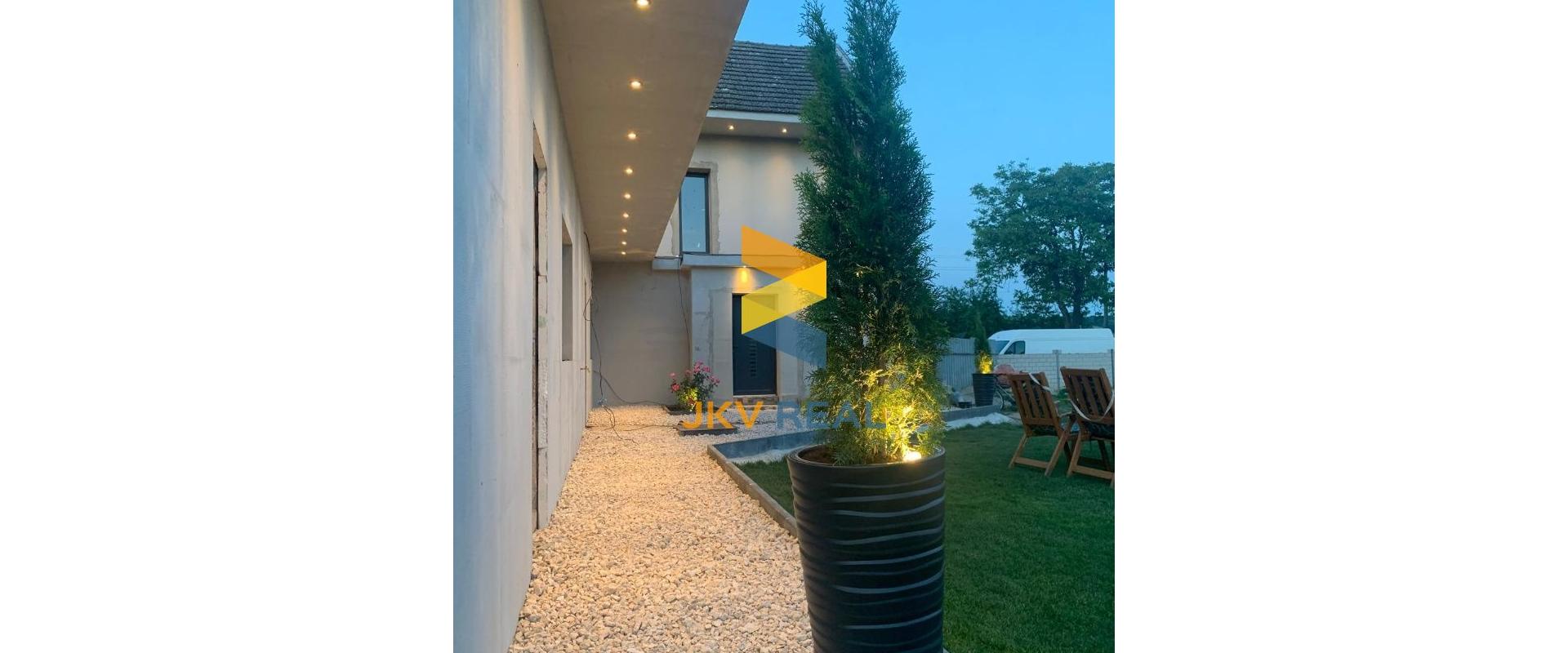 Dvojdom, Dolné Srnie