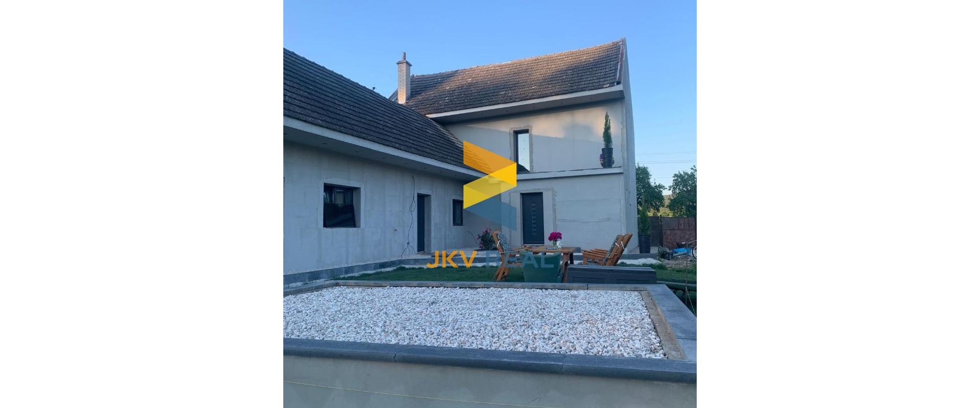 Dvojdom, Dolné Srnie