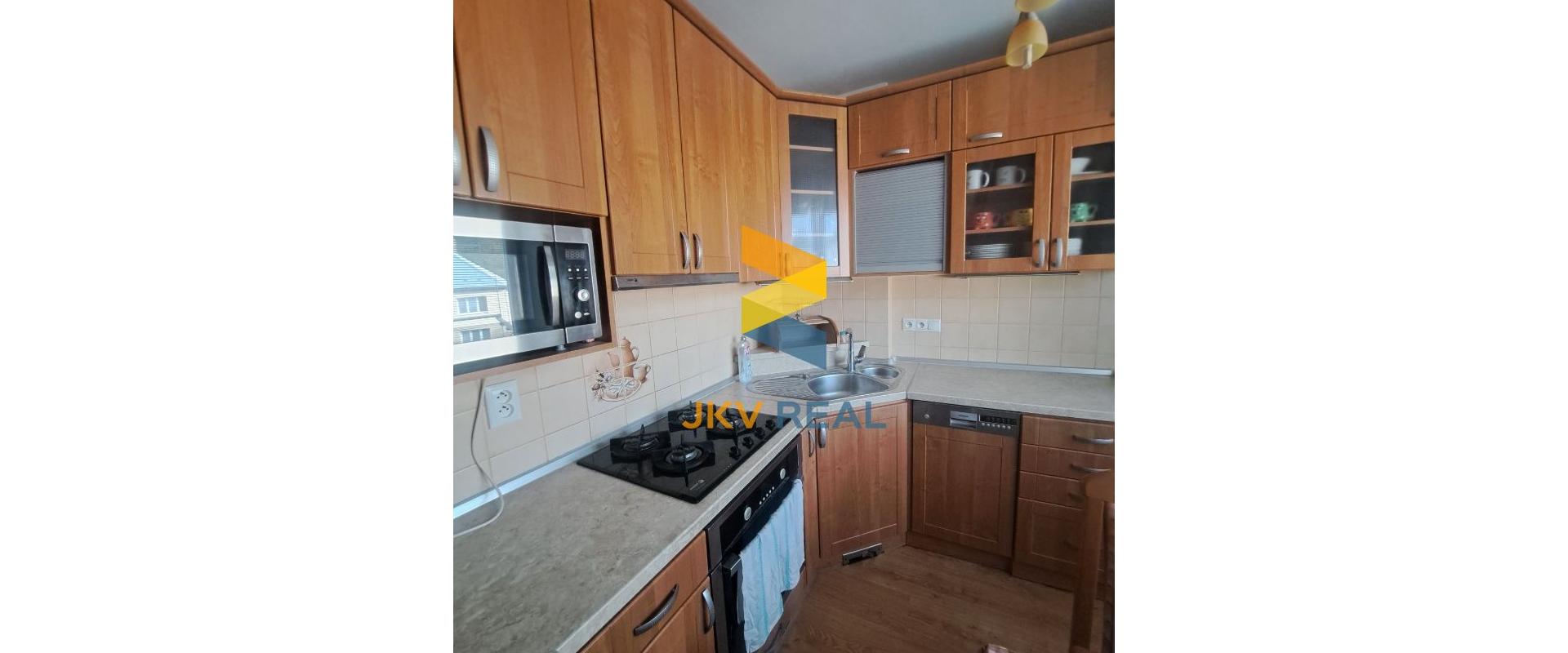 ZNÍŽENÁ CENA!!! - Na predaj priestranný 3 izbový byt v Považskej Bystrici