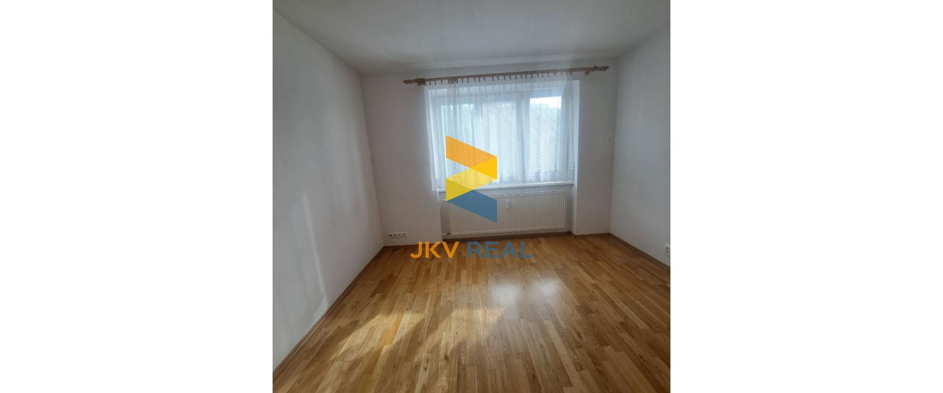 ZNÍŽENÁ CENA!!! - Na predaj priestranný 3 izbový byt v Považskej Bystrici