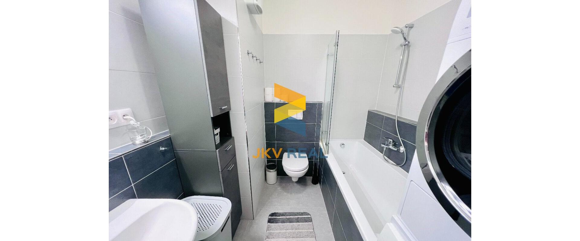 Znížená cena !!!Krásny 2 izbový byt po kompletnej rekonštrukcii vo vyhľadávanej lokalite !!!