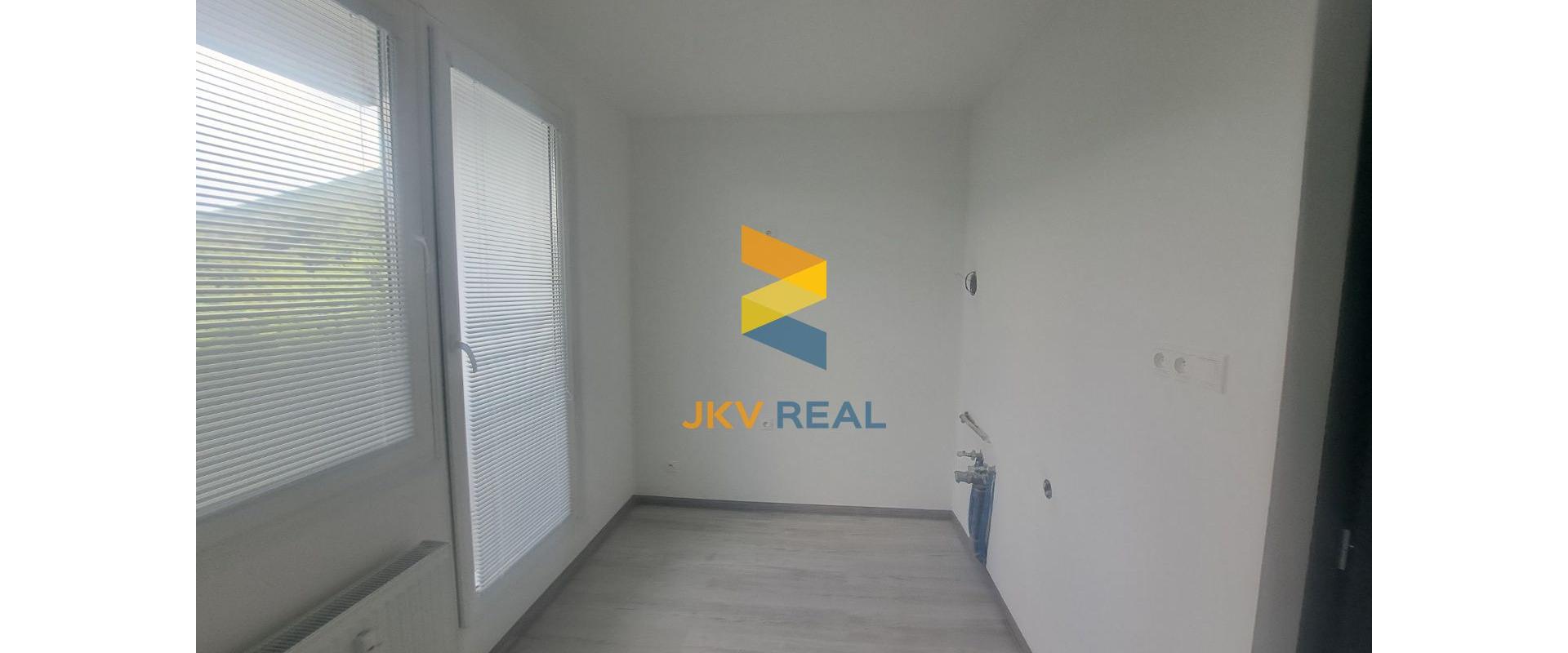 REZERVOVANÝ Na predaj 1 izbový byt po kompletnej rekonštrukcii v Dubnici nad Váhom