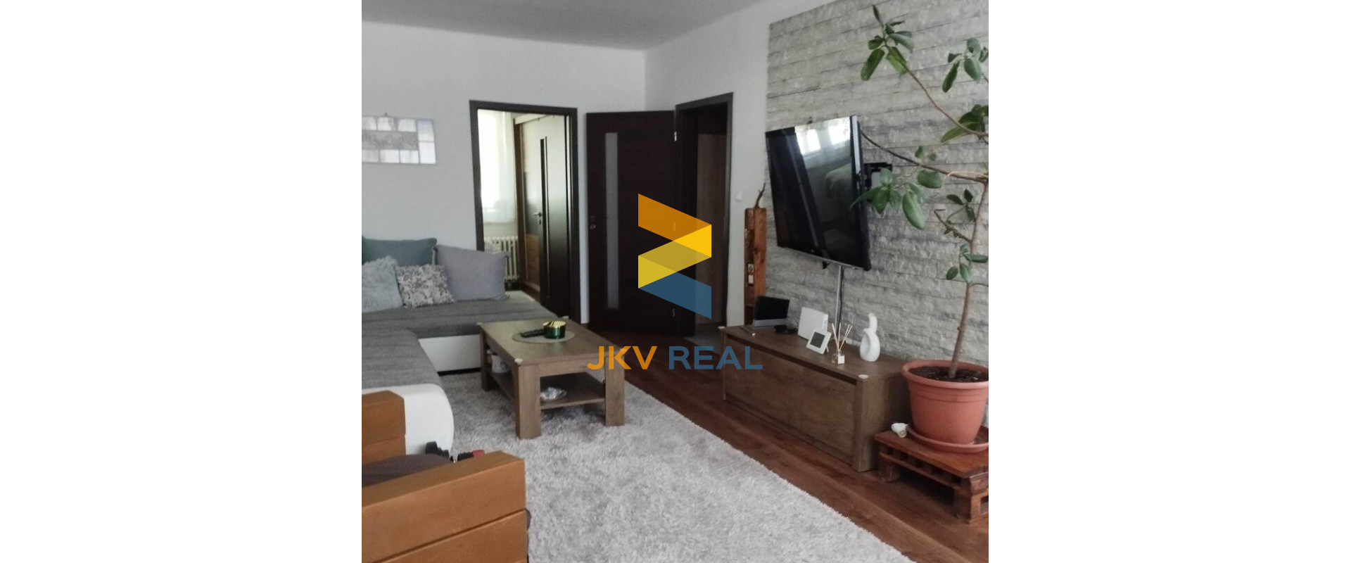 Znížená cena!Predaj 3 izbový byt Nové Zámky