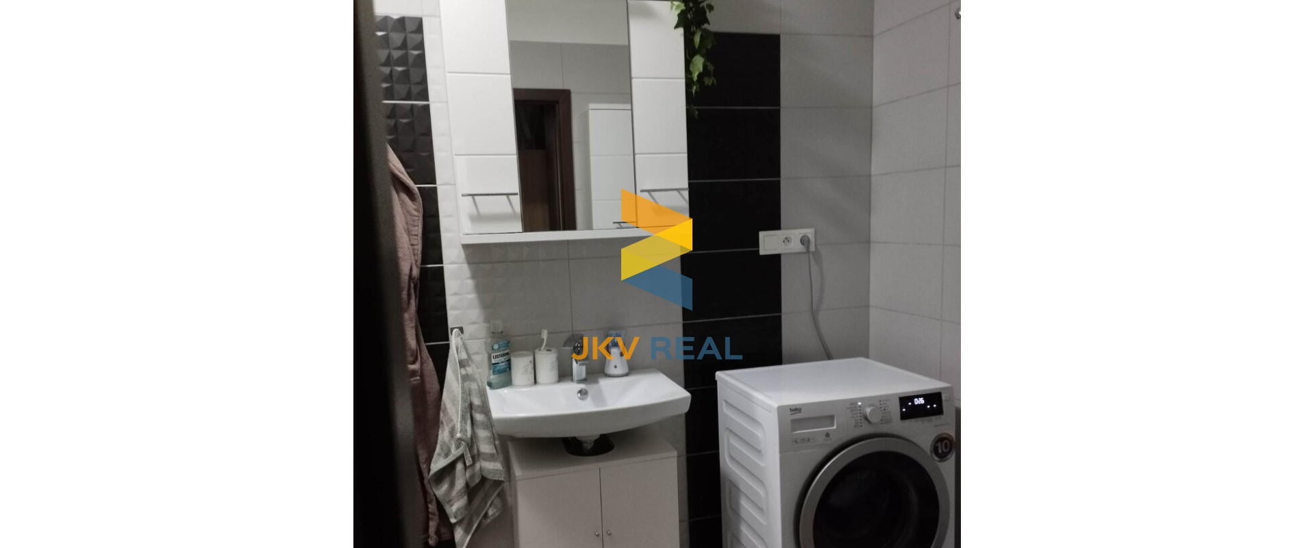 Znížená cena!Predaj 3 izbový byt Nové Zámky