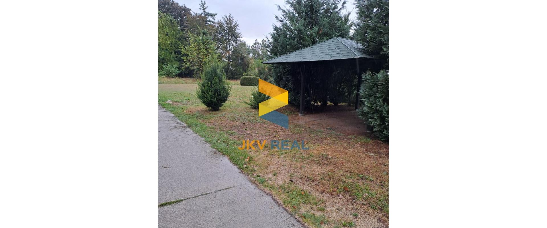 Priestranný, 3-izbový byt, so záhradou a garážou