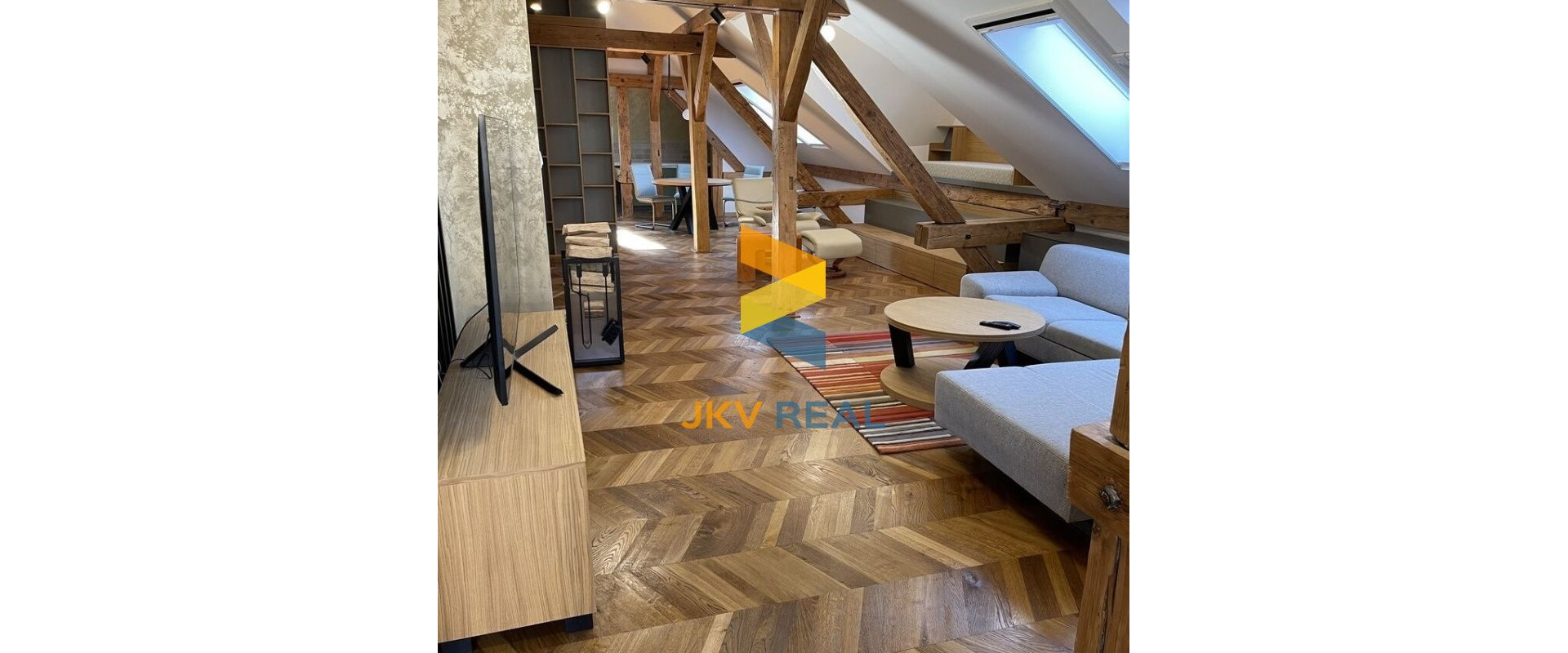 PRENÁJOM luxusný 3-izbový apartmán v historickej vile s 2 parkovacími miestami