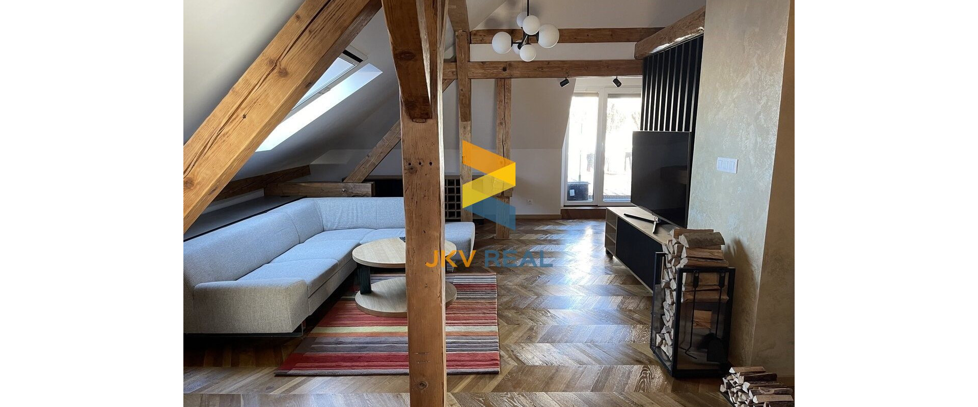 PRENÁJOM luxusný 3-izbový apartmán v historickej vile s 2 parkovacími miestami