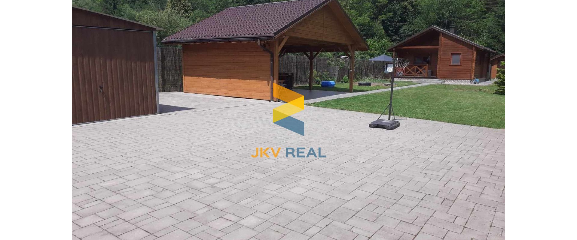 JKV REAL ponúka na predaj 3 izbový RODINNÝ DOM / CHATU v Kľačne okres Prievidza
