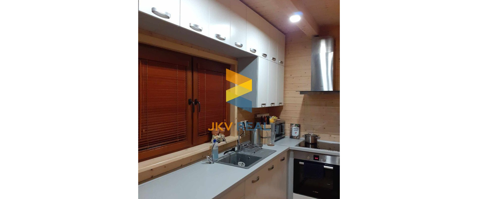 JKV REAL ponúka na predaj 3 izbový RODINNÝ DOM / CHATU v Kľačne okres Prievidza