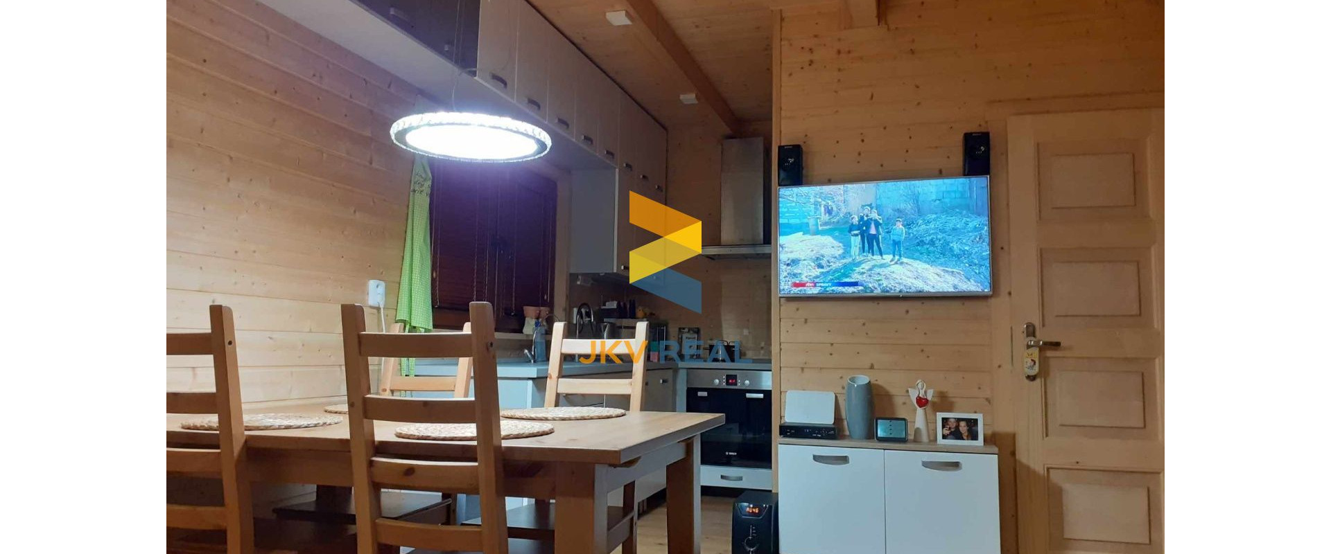 JKV REAL ponúka na predaj 3 izbový RODINNÝ DOM / CHATU v Kľačne okres Prievidza