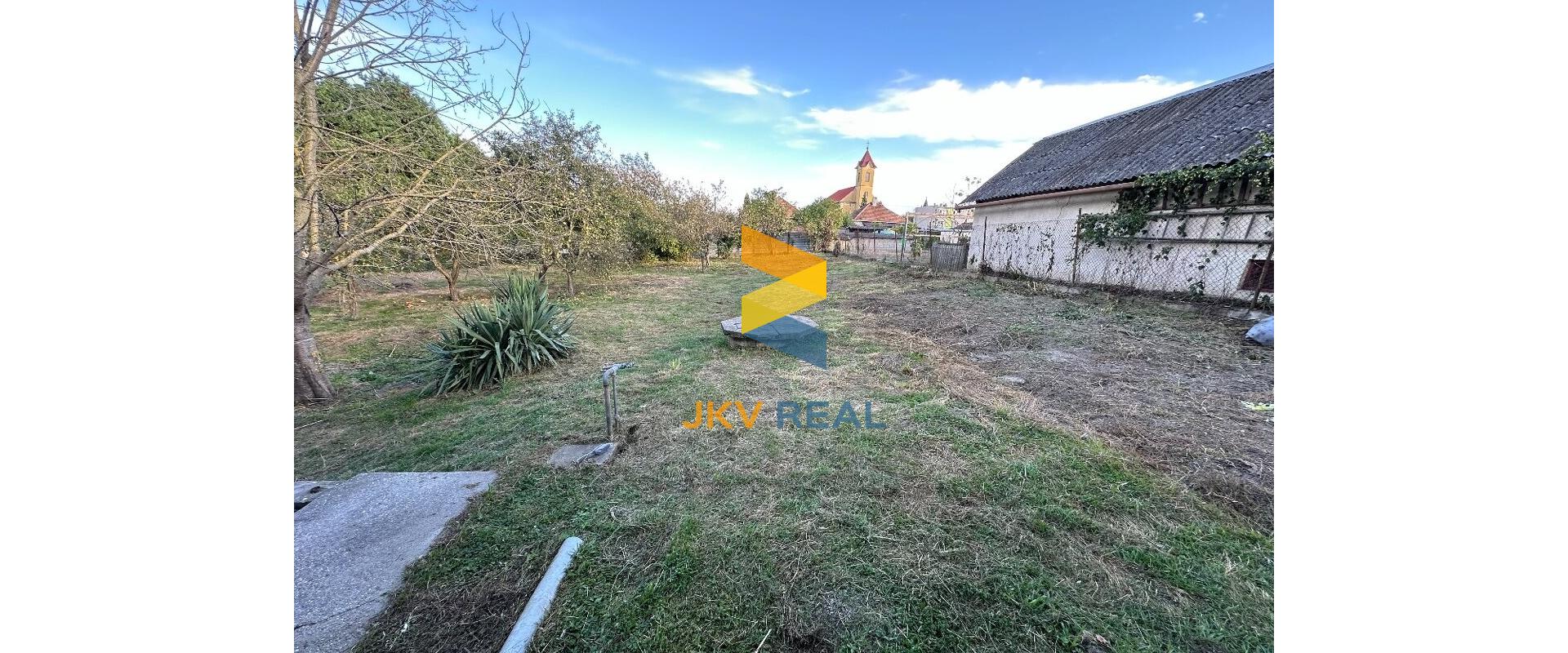 Na predaj rodinný dom so záhradou pri jazere v Zlatnej na Ostrove