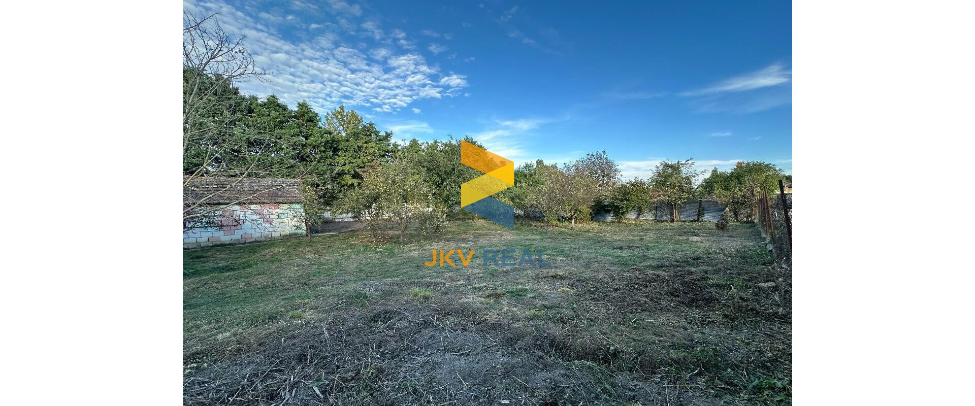 Na predaj rodinný dom so záhradou pri jazere v Zlatnej na Ostrove