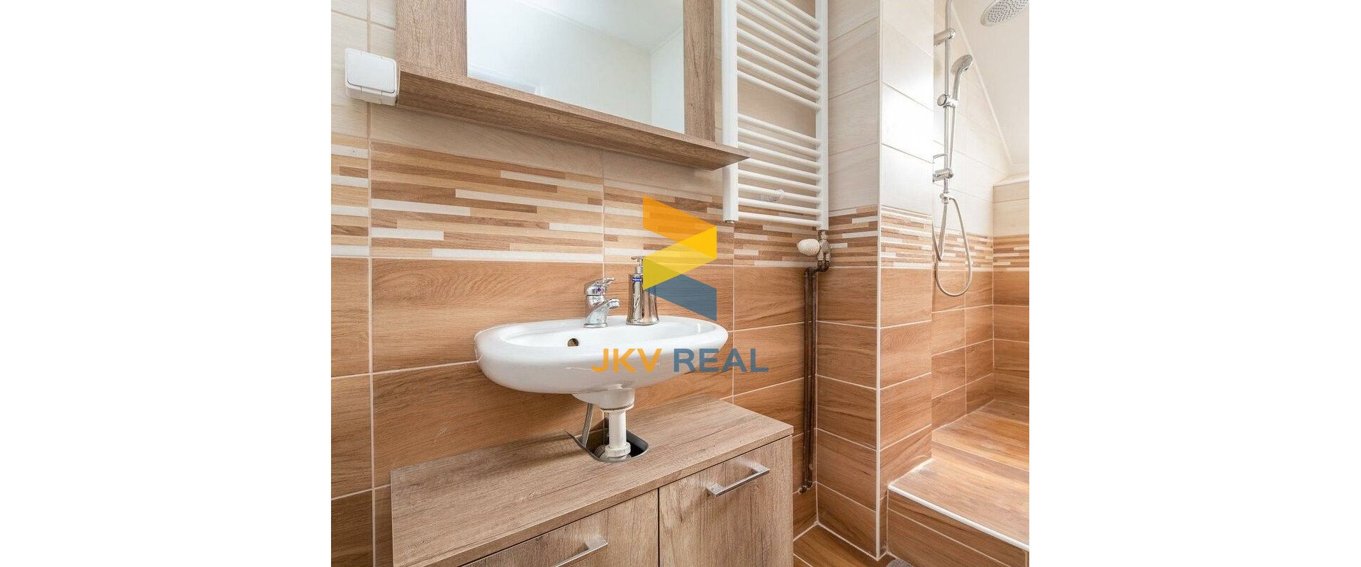 JKV Real ponúka na predaj dom v obci Malé Leváre.