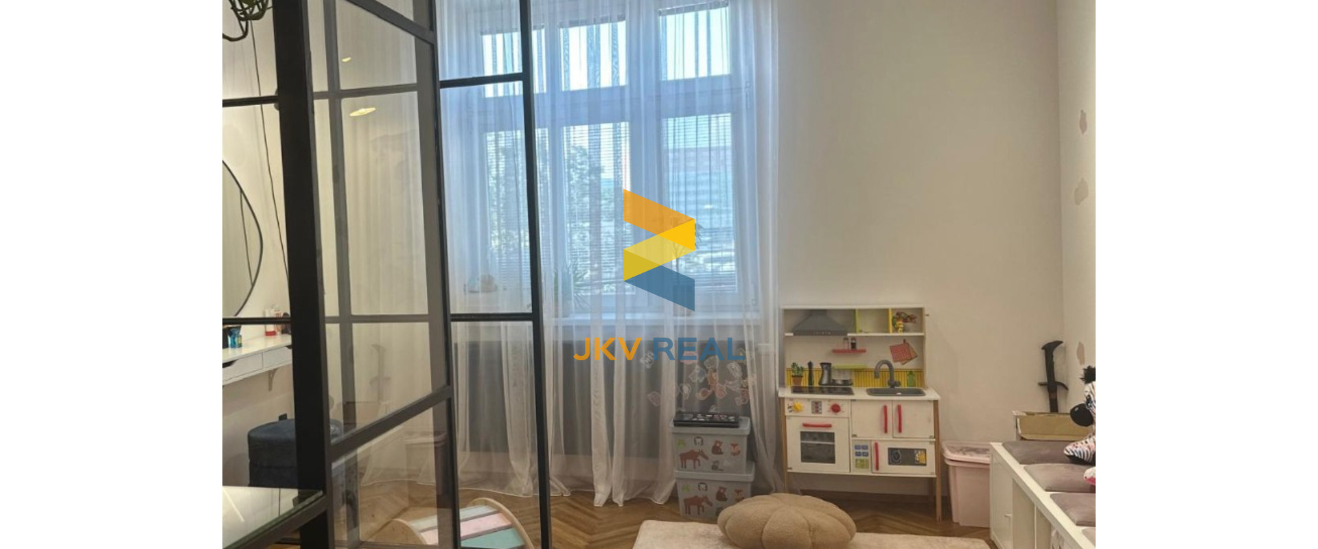 Prenájom 3 izbového bytu v staromestskom štýle