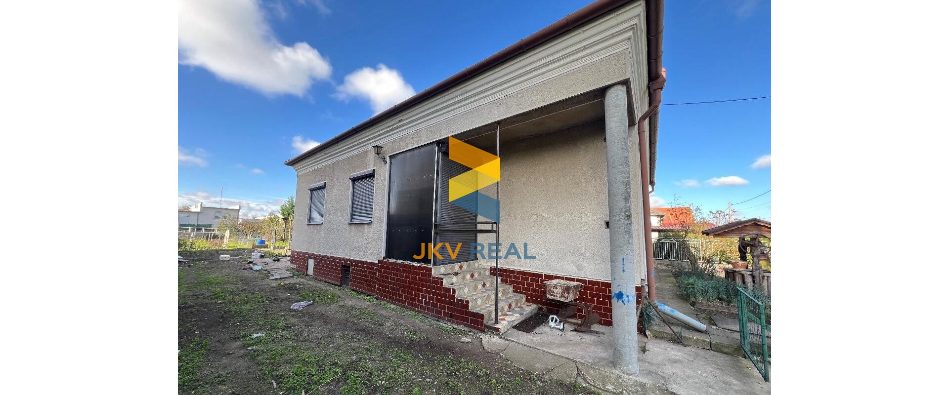 RD s pozemkom 850m2 - Nesvady-Családi ház telekkel 850m2 - Naszvadon