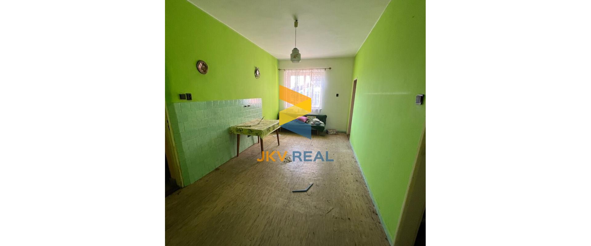 RD s pozemkom 850m2 - Nesvady-Családi ház telekkel 850m2 - Naszvadon