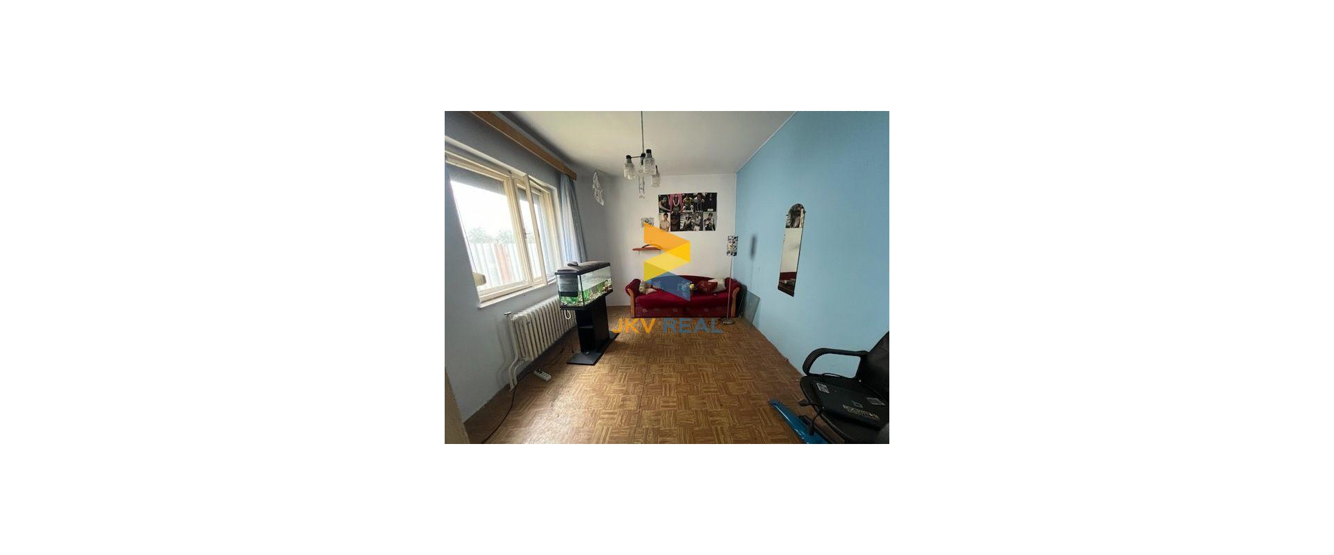 RD s pozemkom 850m2 - Nesvady-Családi ház telekkel 850m2 - Naszvadon