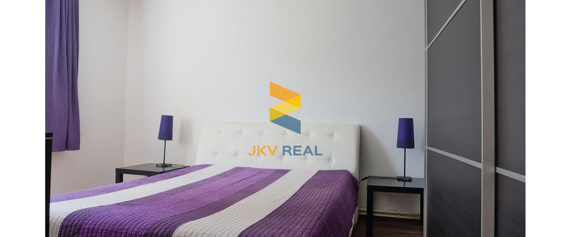 Zariadený 2-izbový byt v kľudnej zóne širšieho centra Zvolena