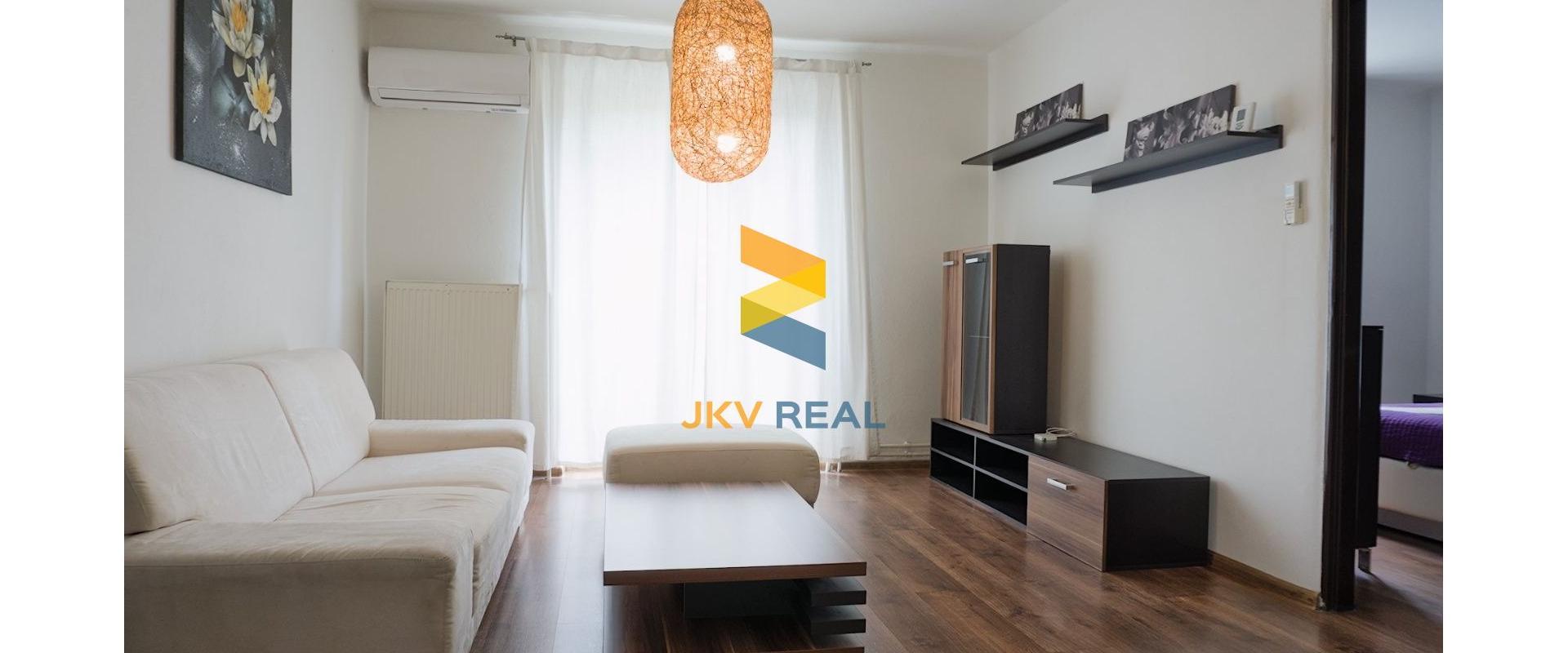 Zariadený 2-izbový byt v kľudnej zóne širšieho centra Zvolena