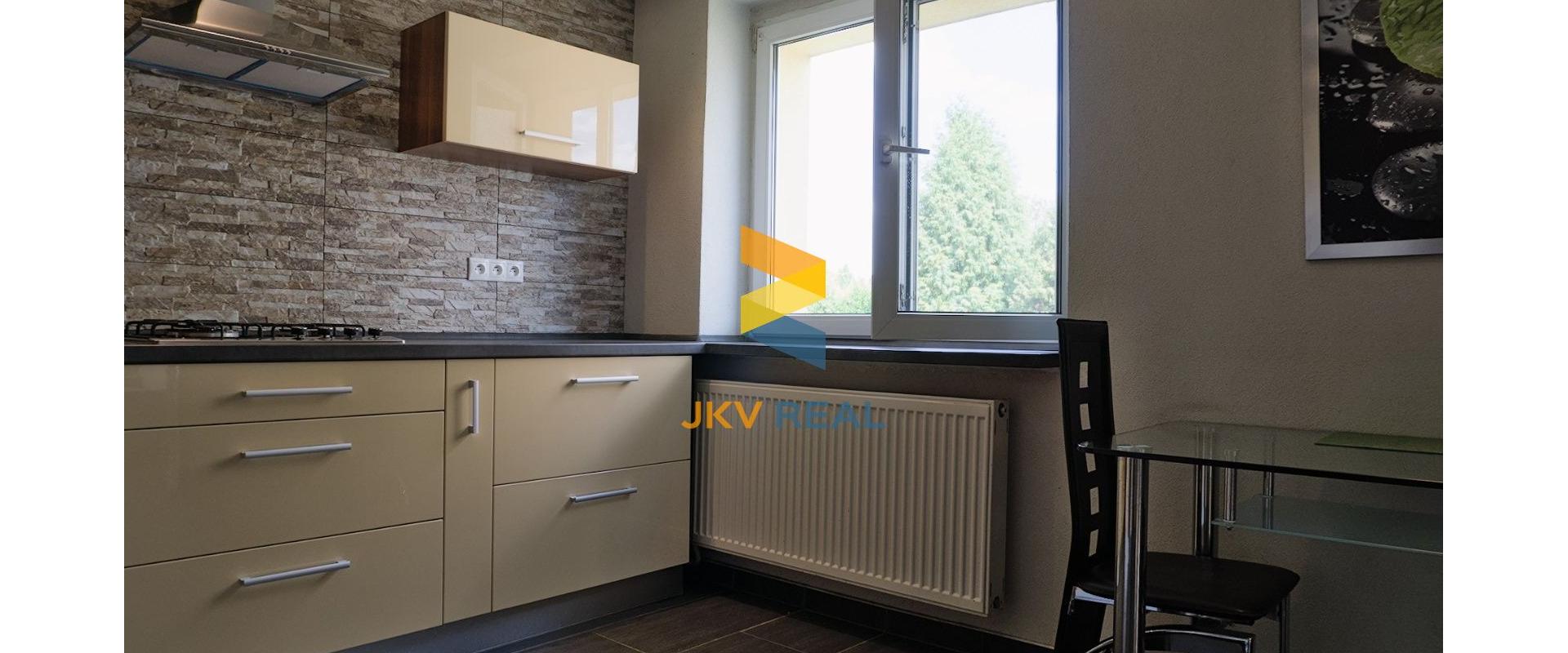 Zariadený 2-izbový byt v kľudnej zóne širšieho centra Zvolena