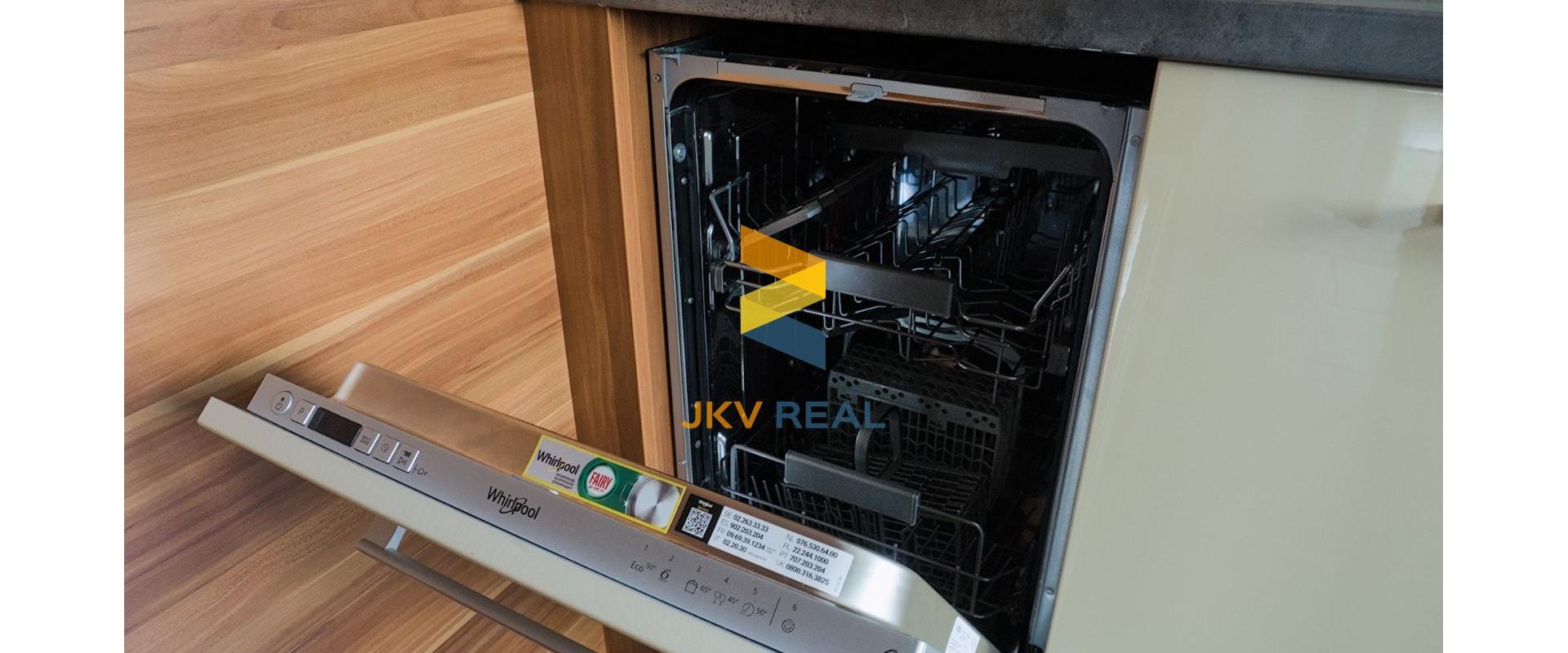 Zariadený 2-izbový byt v kľudnej zóne širšieho centra Zvolena