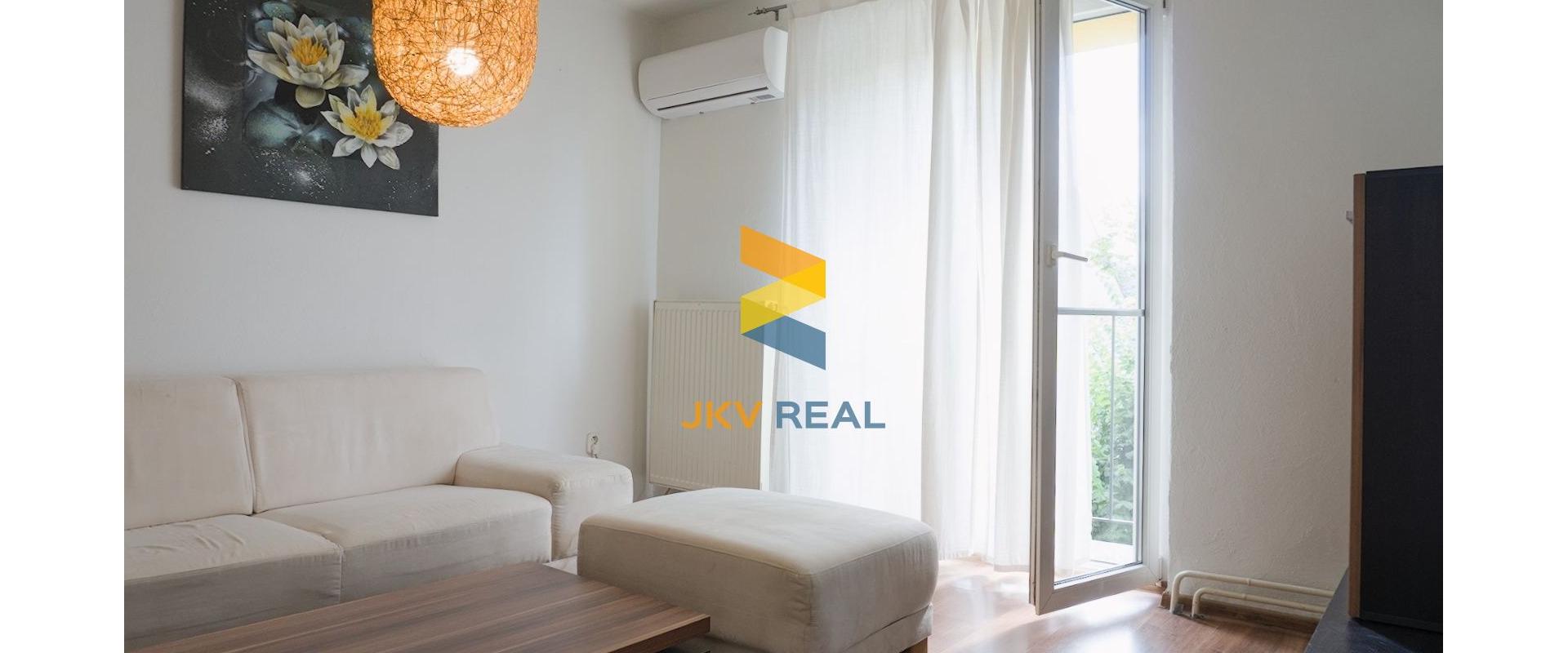 Zariadený 2-izbový byt v kľudnej zóne širšieho centra Zvolena