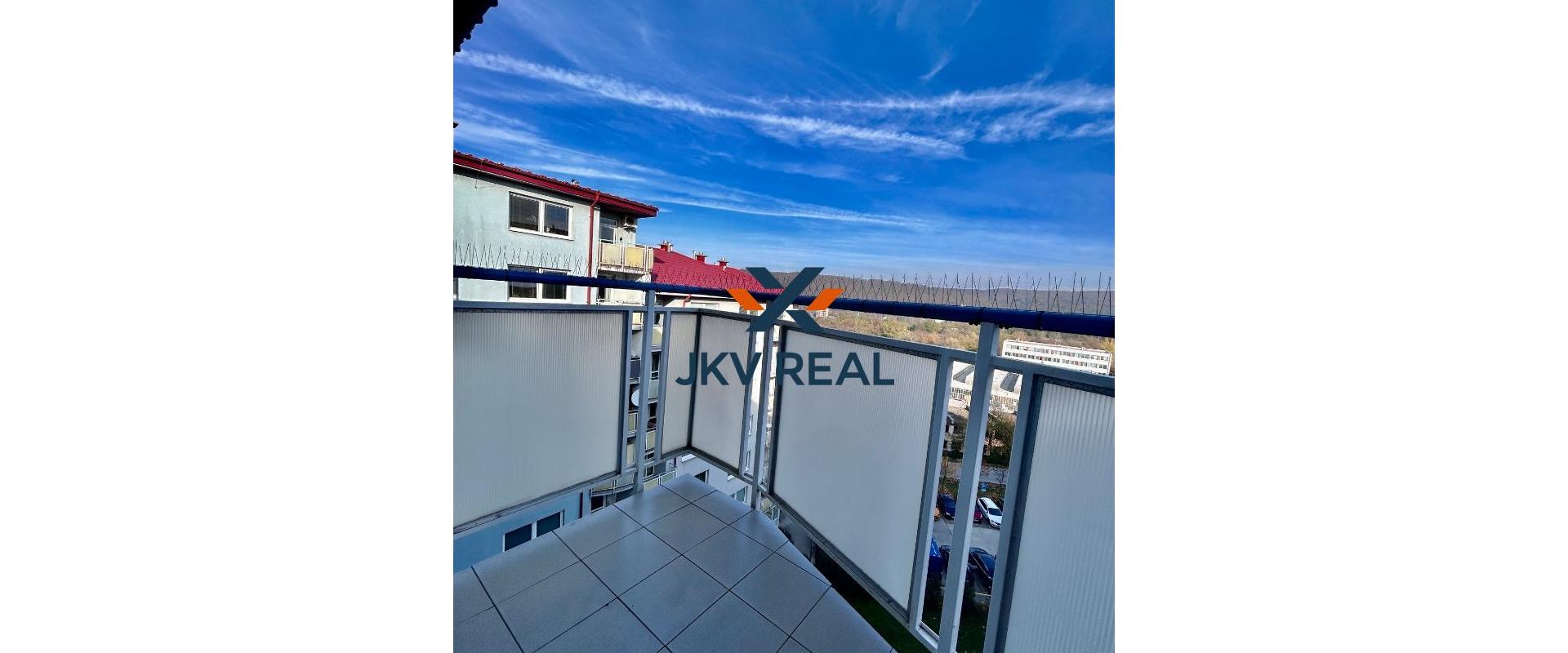 Pekný 2i byt v staršej novostavbe v Dúbravke