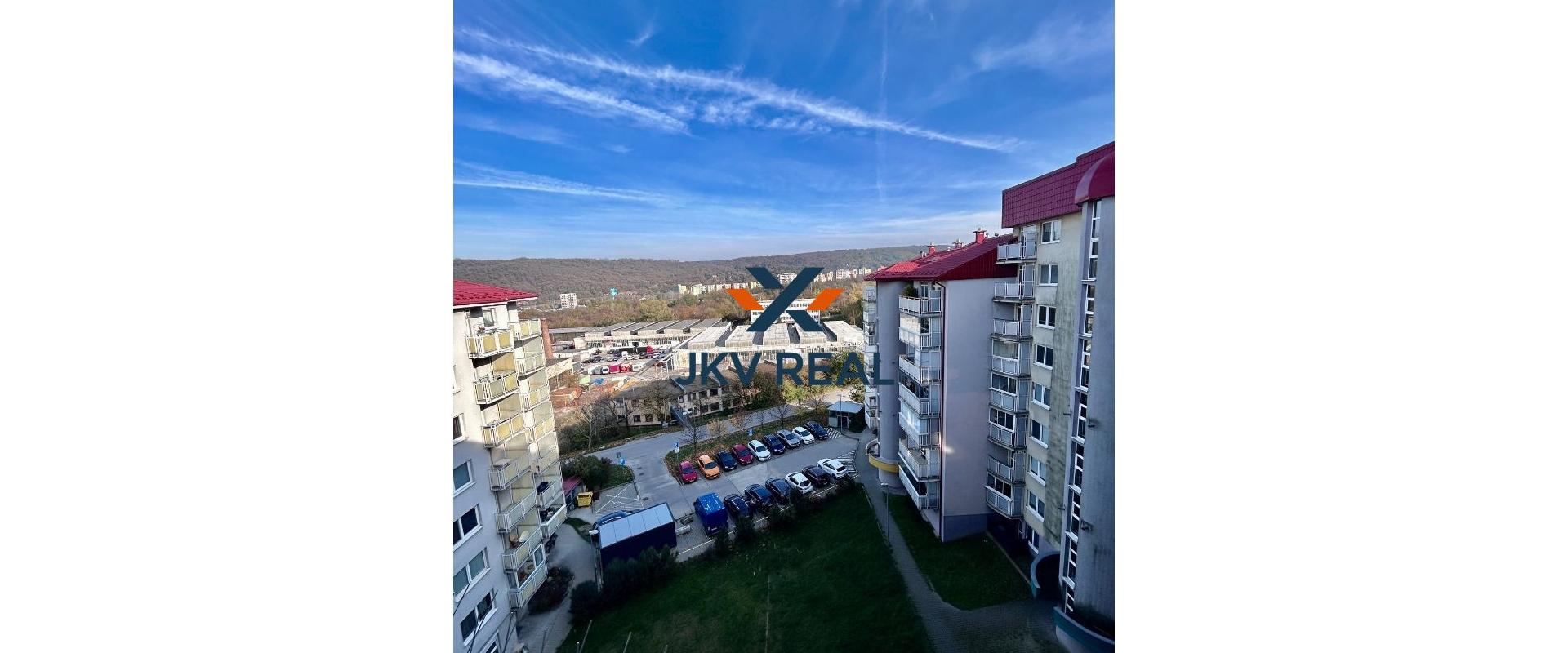 Pekný 2i byt v staršej novostavbe v Dúbravke