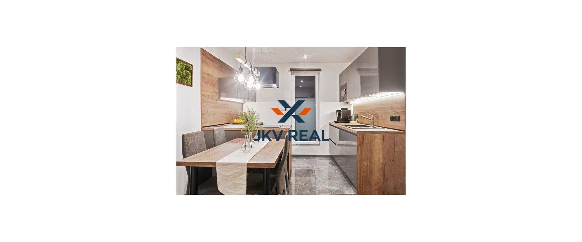 JKV Real ponúka na predaj pekný poschodový rodinný dom, Malé Leváre