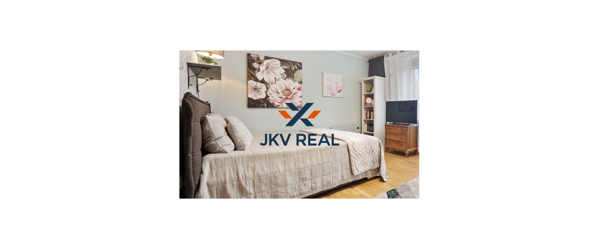 JKV Real ponúka na predaj pekný poschodový rodinný dom, Malé Leváre