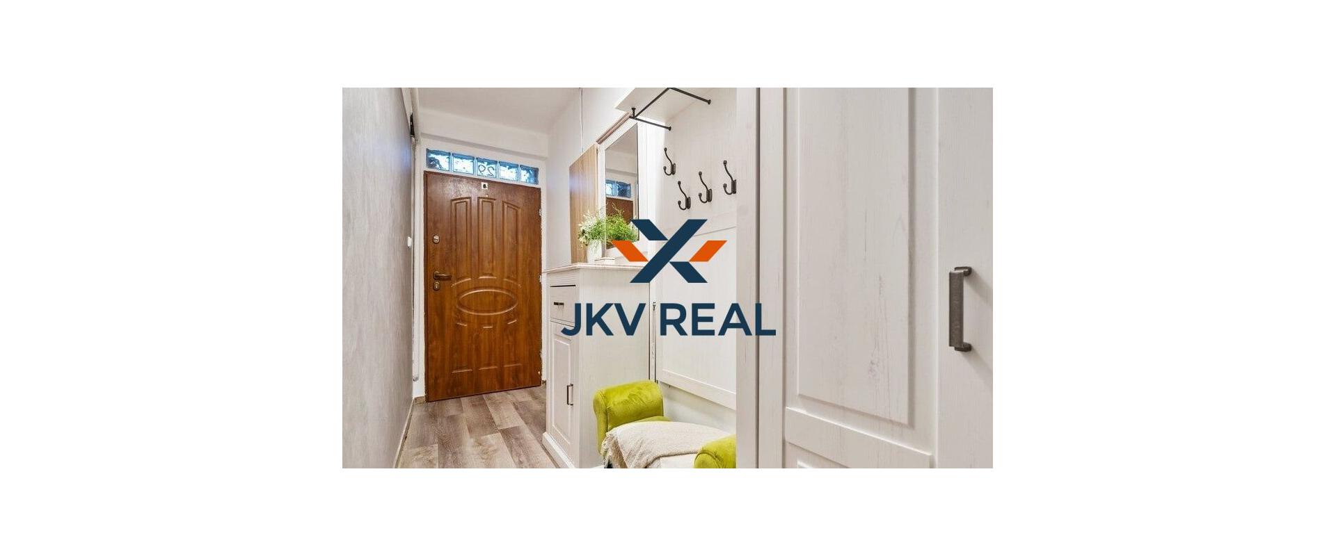 JKV Real ponúka na predaj pekný poschodový rodinný dom, Malé Leváre