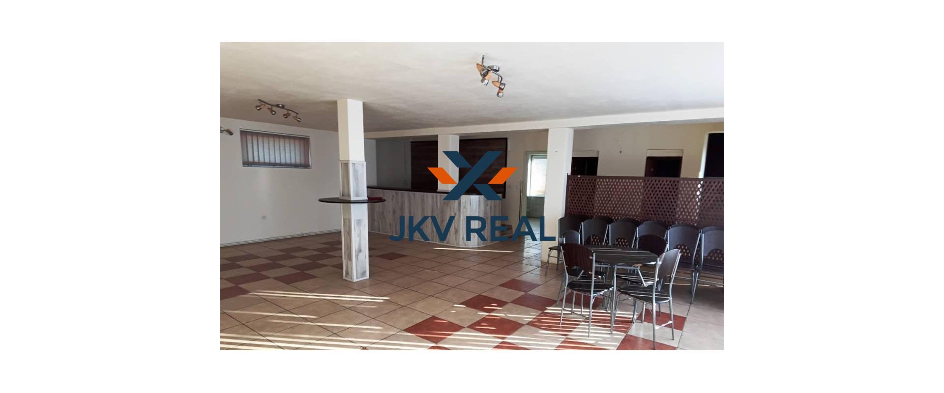 Na predaj polyfunkčný dom s možnosťou bývania v Kolárove-Eladásra kínálunk többfunkciós házat Gútán