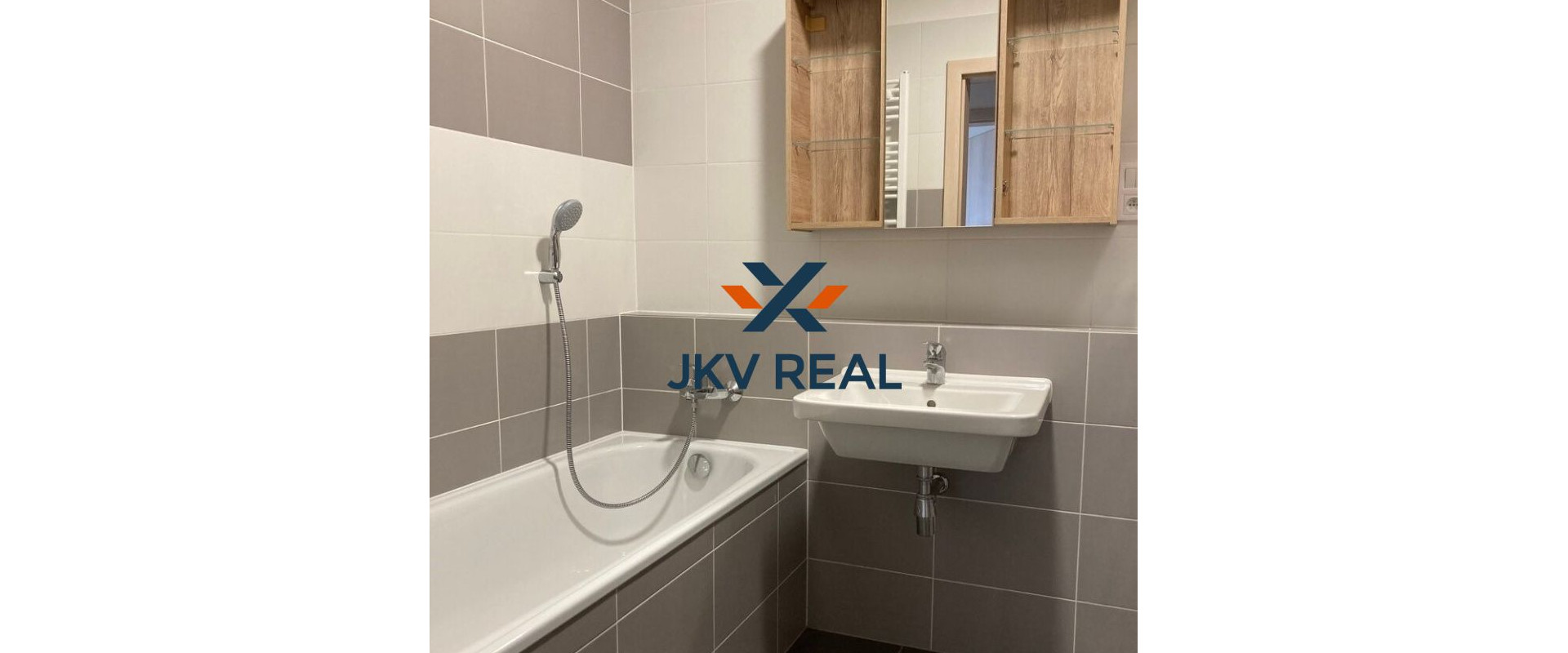 SKVELÁ CENA!! Na predaj 2 izbový byt v Dunajskej Lužnej.