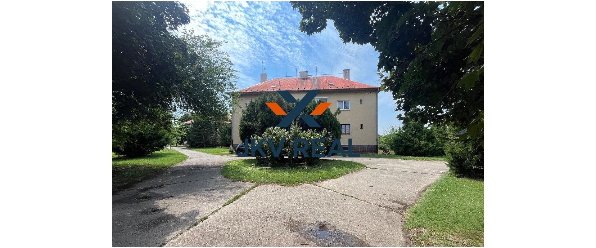 Priestranný, 3-izbový byt, so záhradou a garážou