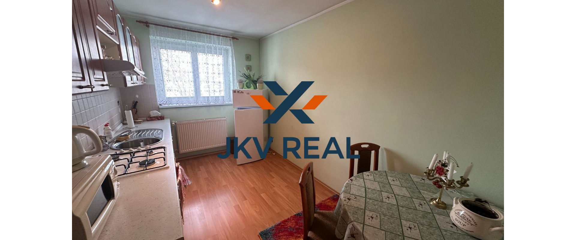 PREDANÉ - 2 izbový byt v centre Turčianskych Teplíc s vlastným parkovacím státím