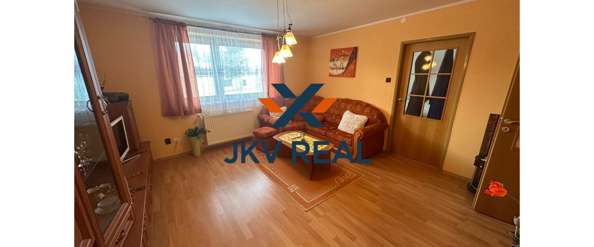 PREDANÉ - 2 izbový byt v centre Turčianskych Teplíc s vlastným parkovacím státím