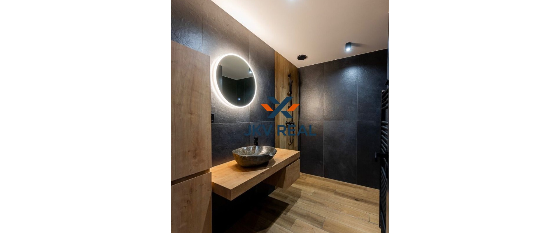 2 IZBOVÝ LUXUSNÝ KOMPLETNE ZARIADENÝ BYT- EUPHORIA