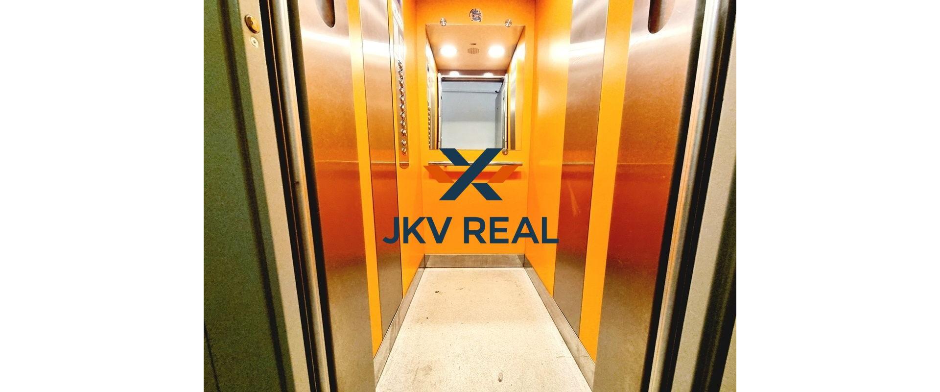 JKV Real ponúka na predaj priestranný 4izbový byt  Malacky