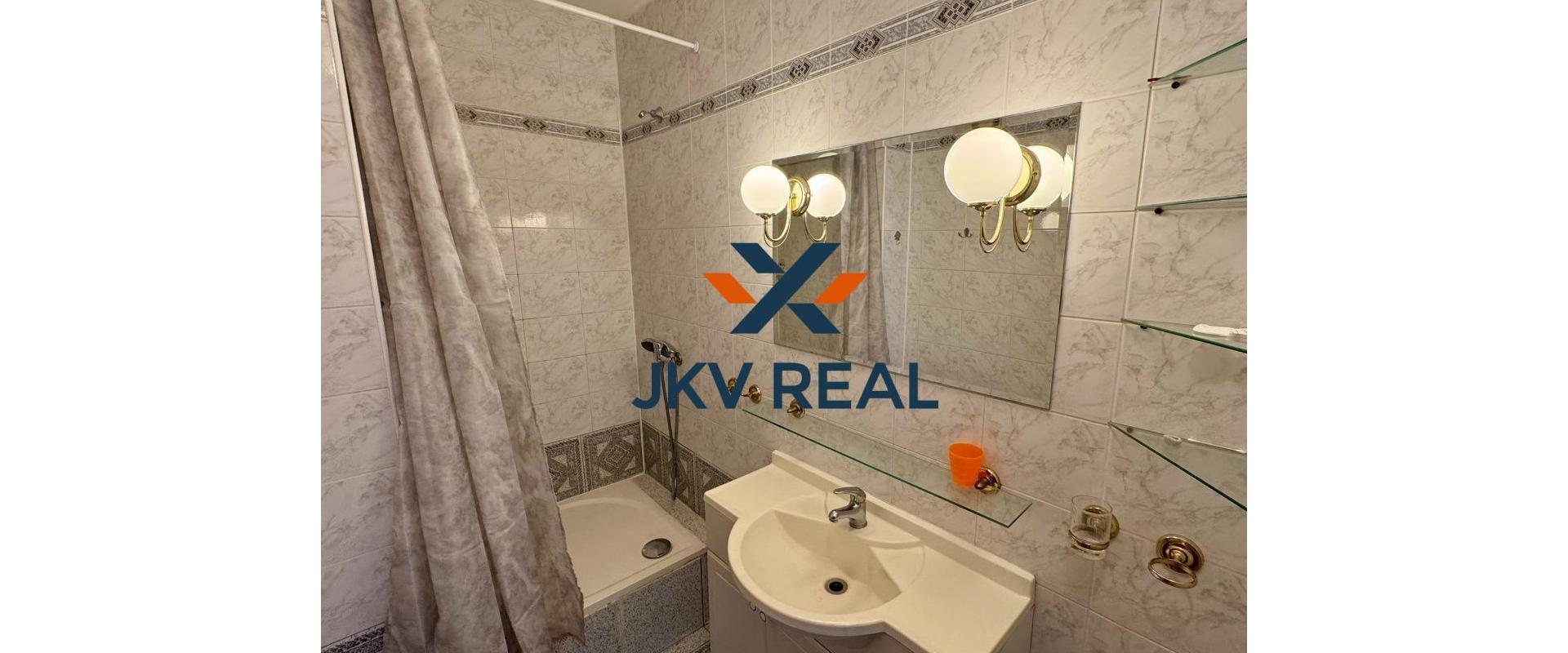 Priestranný 2 izbový byt (56m²) - Slovenský Grob - centrum