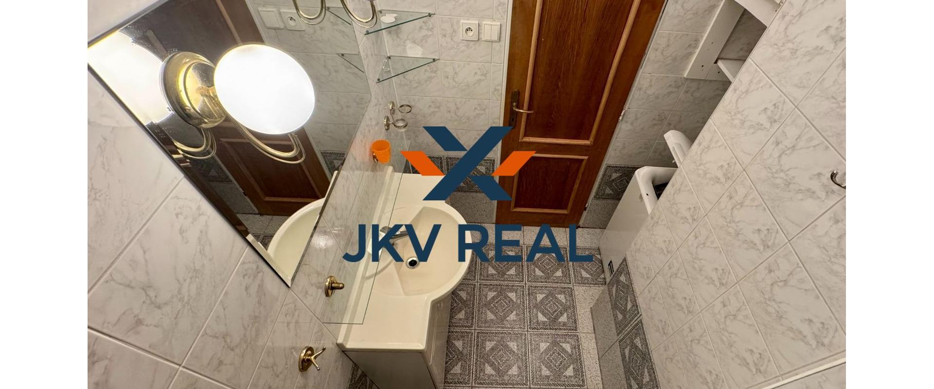 Priestranný 2 izbový byt (56m²) - Slovenský Grob - centrum