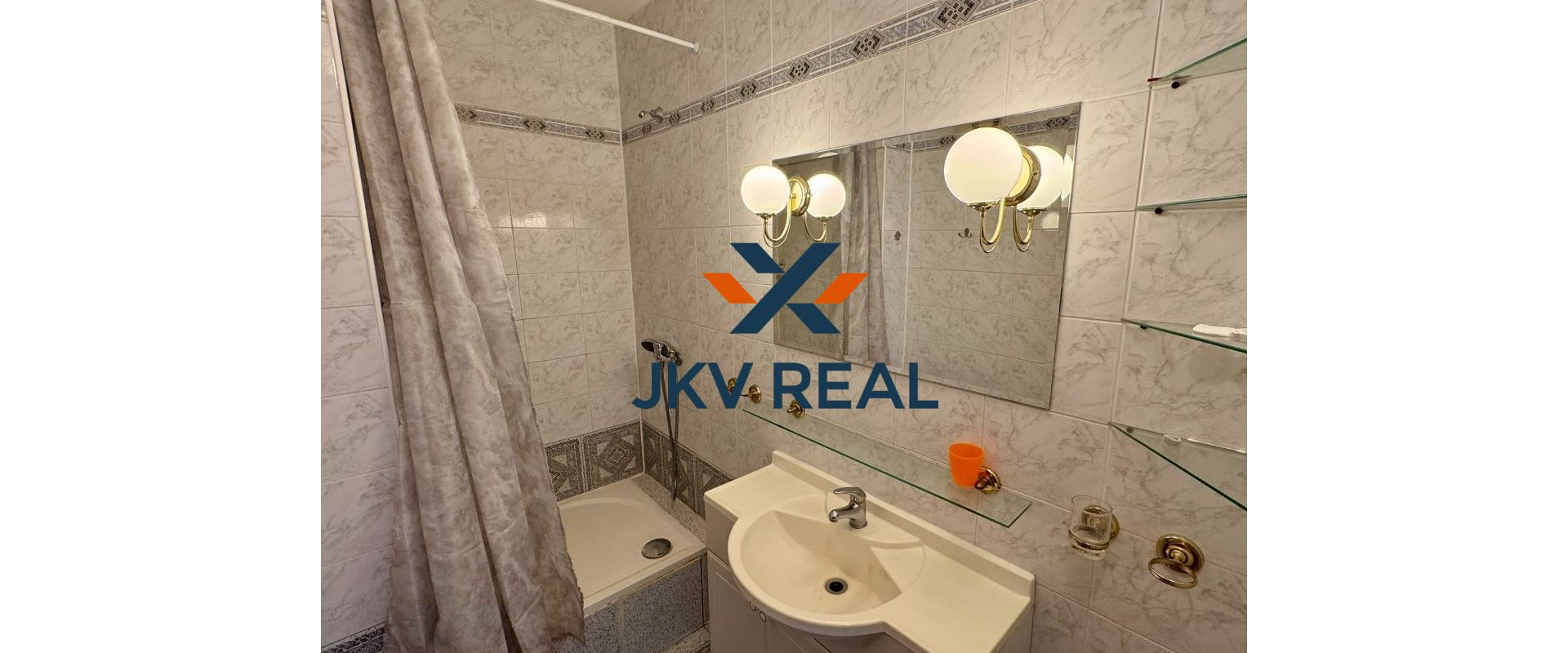 Priestranný 2 izbový byt (56m²) - Slovenský Grob centrum