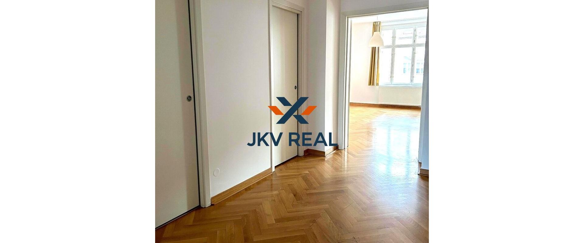 Na predaj charizmatický 2i byt v centre Ružinova.