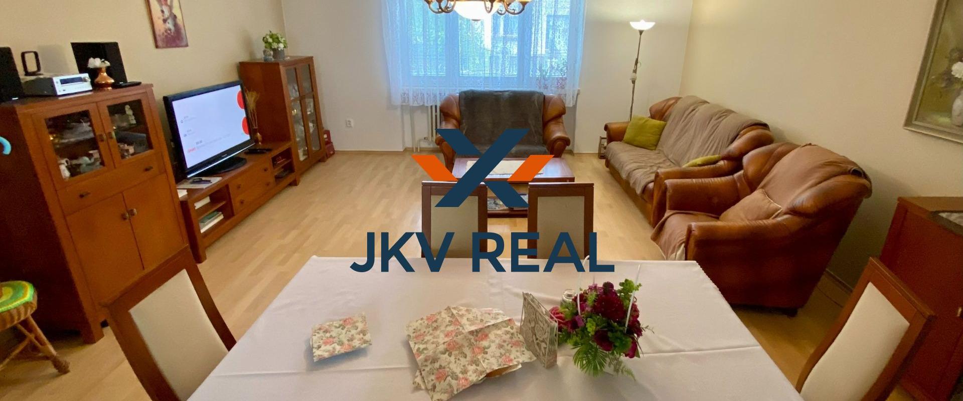 REZERVOVANÉ - RD Tomášov, zimná záhrada, 2x garáž, pozemok 800 m2 celopodpivničený