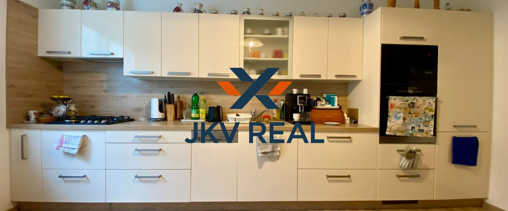 REZERVOVANÉ - RD Tomášov, zimná záhrada, 2x garáž, pozemok 800 m2 celopodpivničený